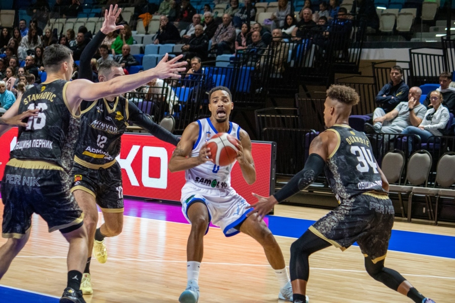 Шампионите от Рилски спортист стартираха сезона с победа над Миньор