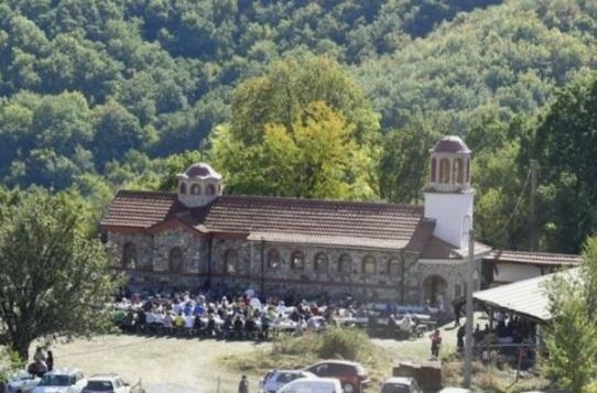 Храмът в Тросково чества св. Петка в аванс