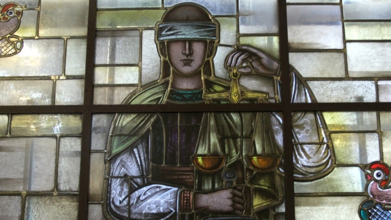 Банкерка влиза в затвора за източване на 1,8 млн. лв. от футболиста Мартин Петров