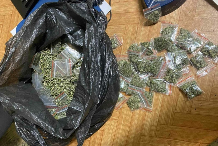 При спецакция в Пиринско: Откриха найлонови прикове с над половин килограм сух канабис в изоставена постройка край Петрич