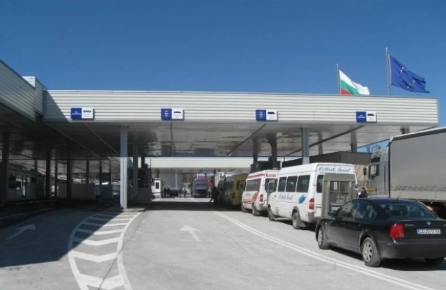 Административният съд в Кюстендил върна на работа граничен полицай, обвинен в получаване на подкуп