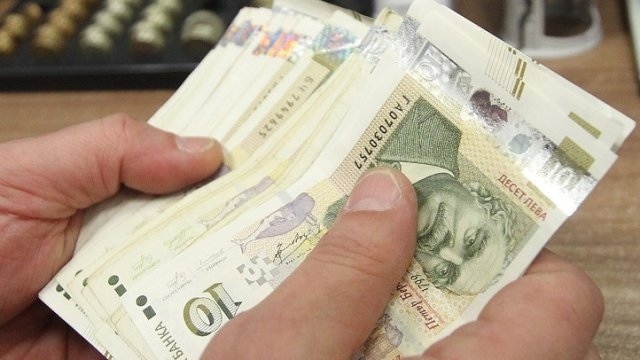 Затегнаха кранчето за ”френска безработица\