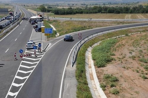 Внимание: Реорганизация на движението по АМ ”Струма” край Долна Диканя