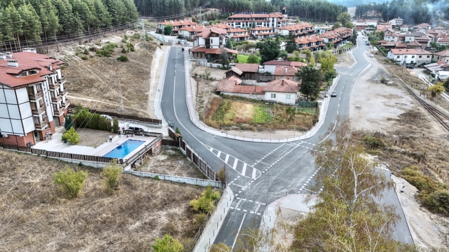 Улиците „Г.С. Раковски “ И „Гарата“ в Добринище с нов облик