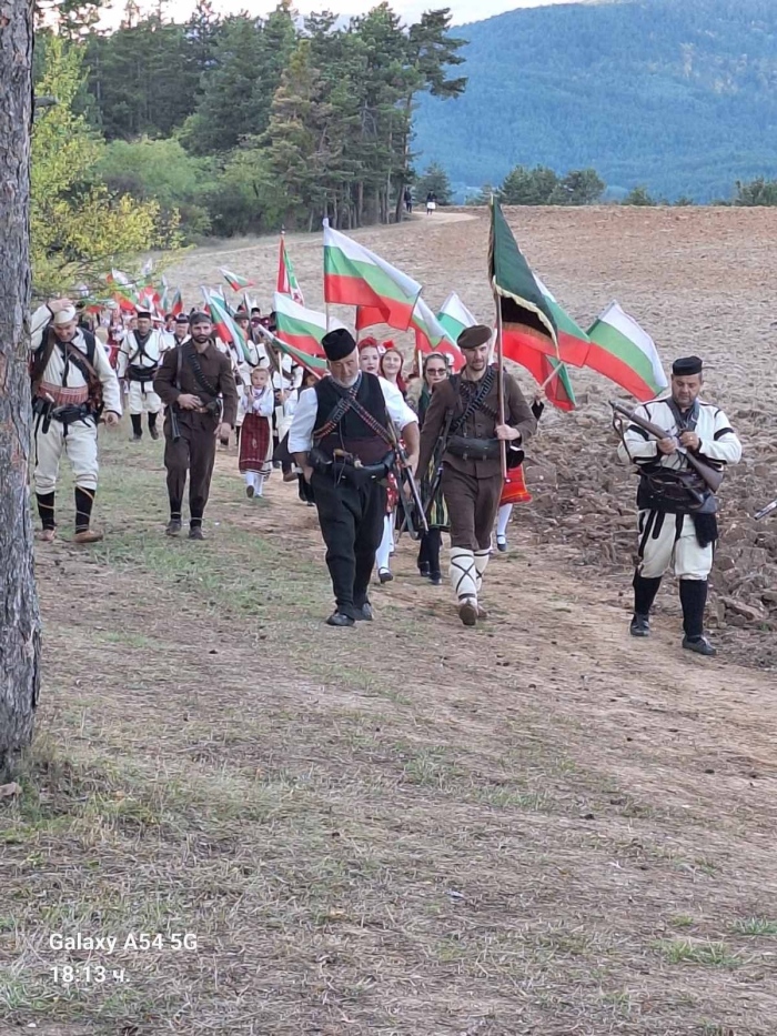 Разлог чества 113 г. свобода с патриаршеско благословение, паметник на достоен лекар и спектакъл на духа