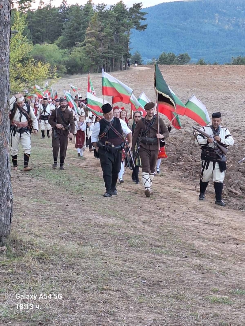 Разлог чества 113 г. свобода с патриаршеско благословение, паметник на достоен лекар и спектакъл на духа