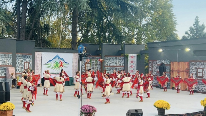 Сандански отбеляза 10 г. фестивал „Сандански пее, заиграва – Пирина разлюлява”