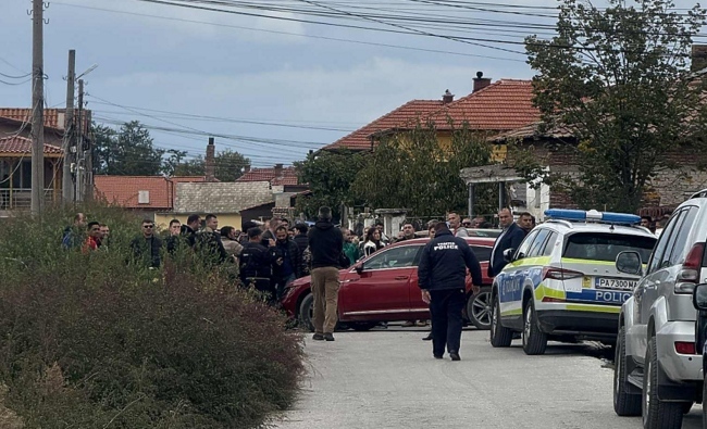 Пазарджик гласува: граждански арести на предполагаеми купувачи, \