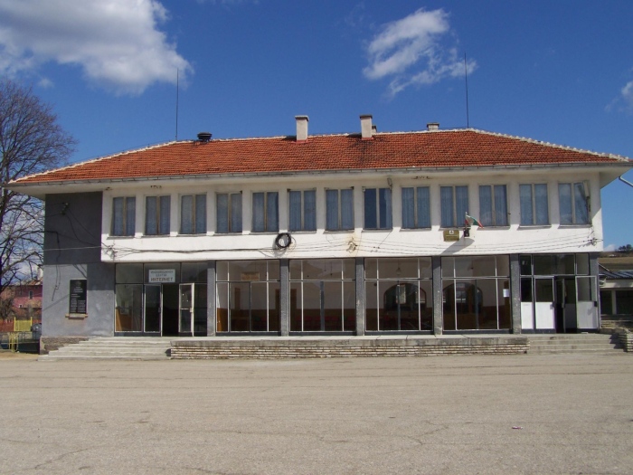 Избират строители на детски площадки в Самоковско