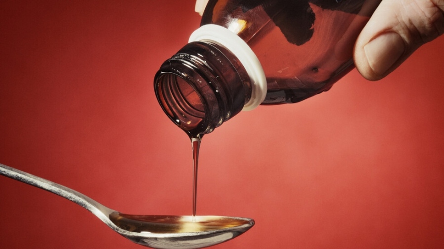 Индия затвори фармацевтична компания след смъртта на 19 деца от токсичен сироп