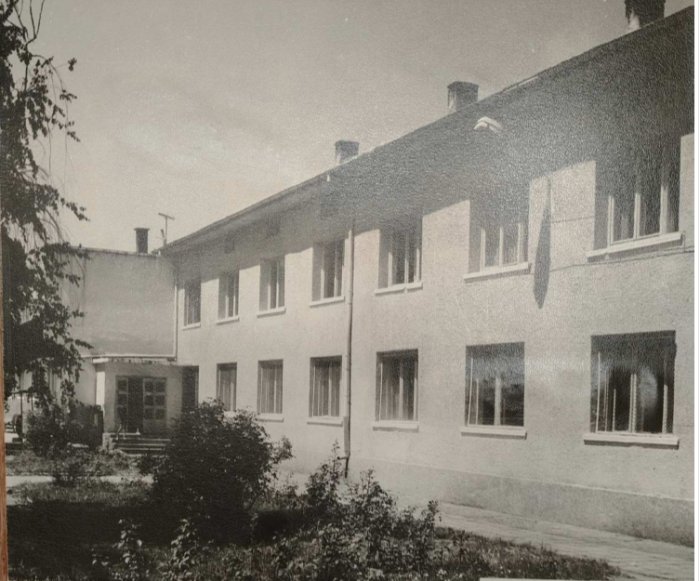 Урок по добрина за деня на благотворителността! Как баба Гичка и дядо Милчо стоплиха сърцата на сирачета в Шишковци