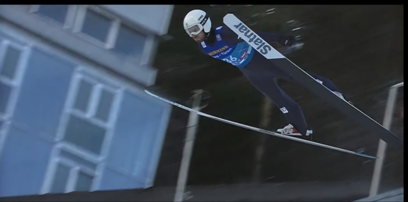 Самоковският ас Влади Зографски 13-и на ски скок в Хинценбах