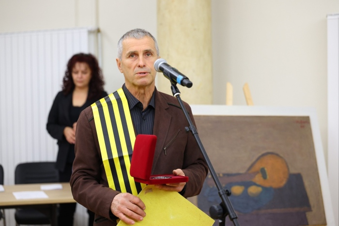 Удостоиха общественика Ивайло Танев със званието почетен гражданин на Перник, и художника Иван Вукадинов - посмъртно