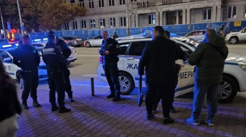 Намушканото в столичен мол 15-годишно момче е починало