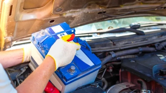 Непълнолетен познайник на Детска педагогическа стая, откраднал акумулаторни батерии в Ихтиман