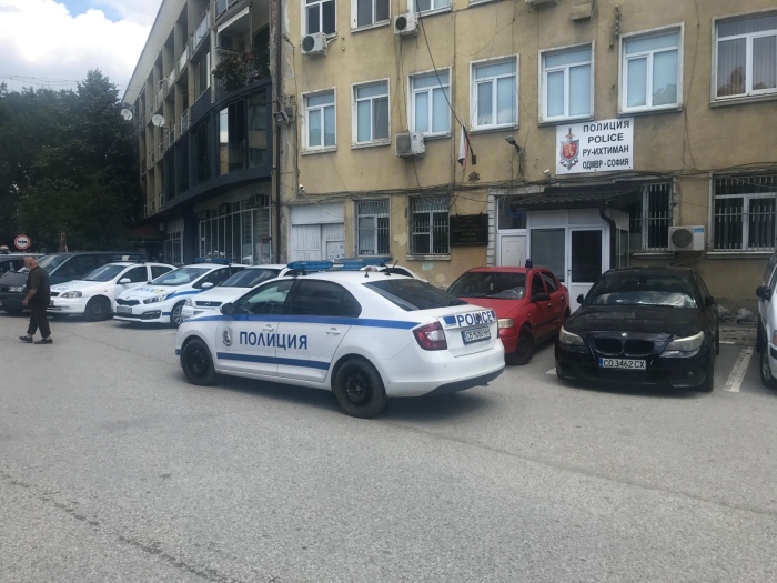 Драма на пътя! Полицаи от Ихтиман спасиха шофьор със симптоми на инфаркт  