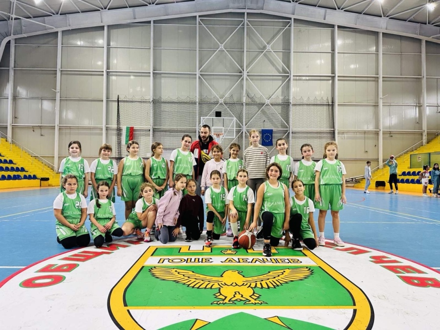 Ученички от Трето ОУ се откроиха в баскетболен сблъсък в Гоце Делчев