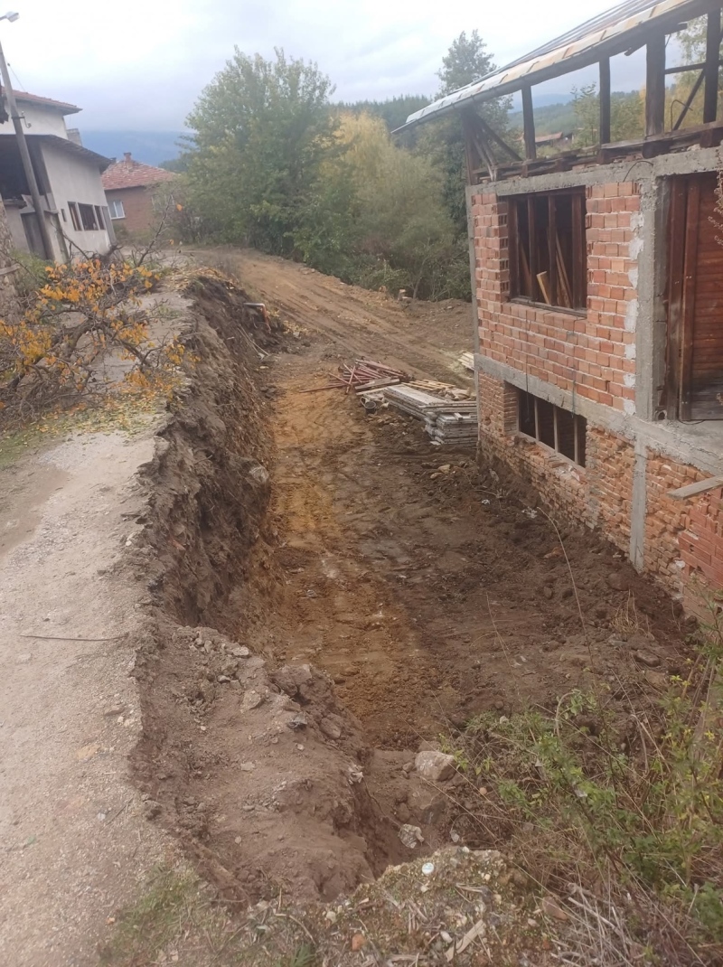 Започна изграждането на подпорна стена в село Годлево