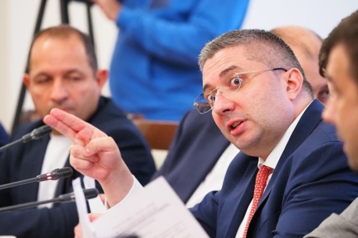 Парламентът прие на първо четене законопроекта за ВиК: От НСОРБ алармират, че с него се отнема възможността на общински дружества да управляват водните си ресурси