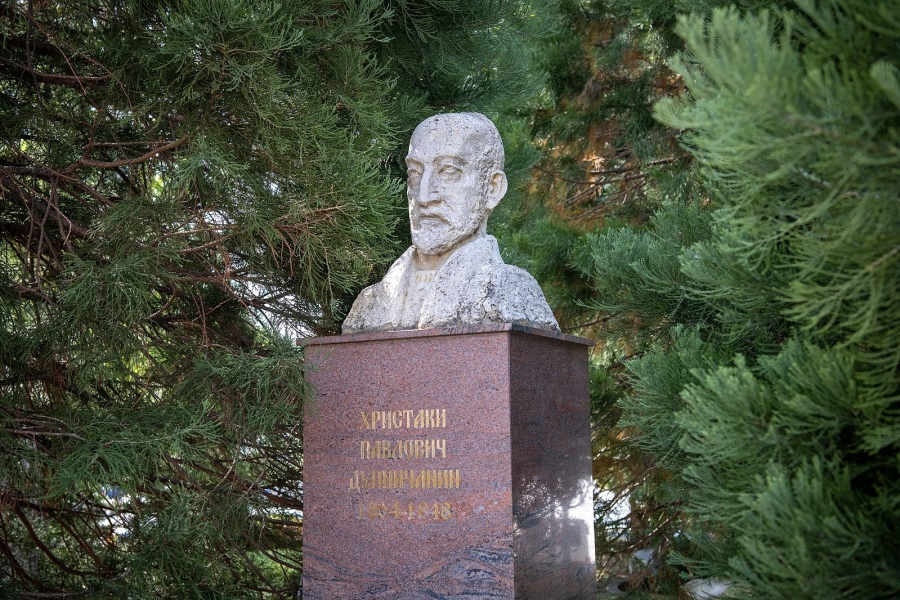 С цветя за Христаки Павлович и церемония „Будител на годината” Община Дупница ще отбележи 1 ноември