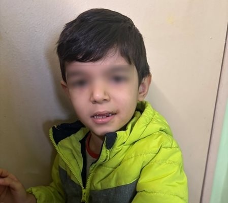 Полицията в Добрич откри 8-годишно дете само на улицата, върна го на майката