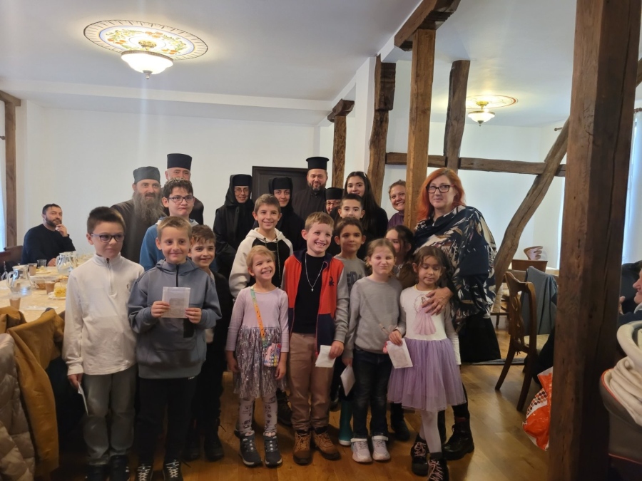 Малки поклонници се обогатиха духовно в Дивотинския манастир