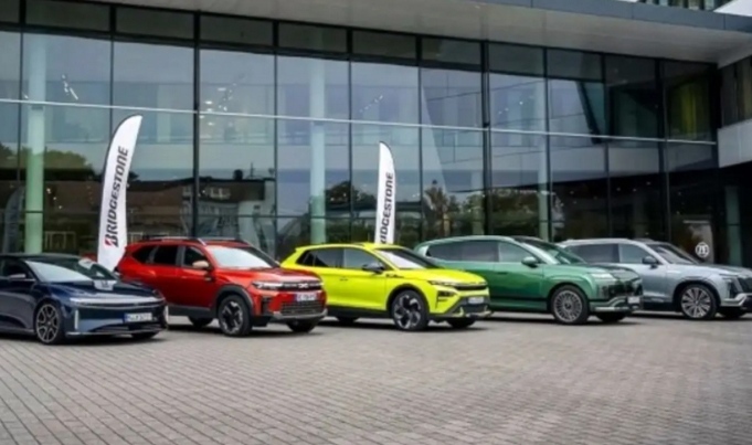 Немските експерти определиха финалистите за „Автомобил на годината“: Изненадващо без германски модел!