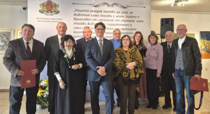 Признание! Наградиха Здравка Евтимова от Перник със „Златен век”