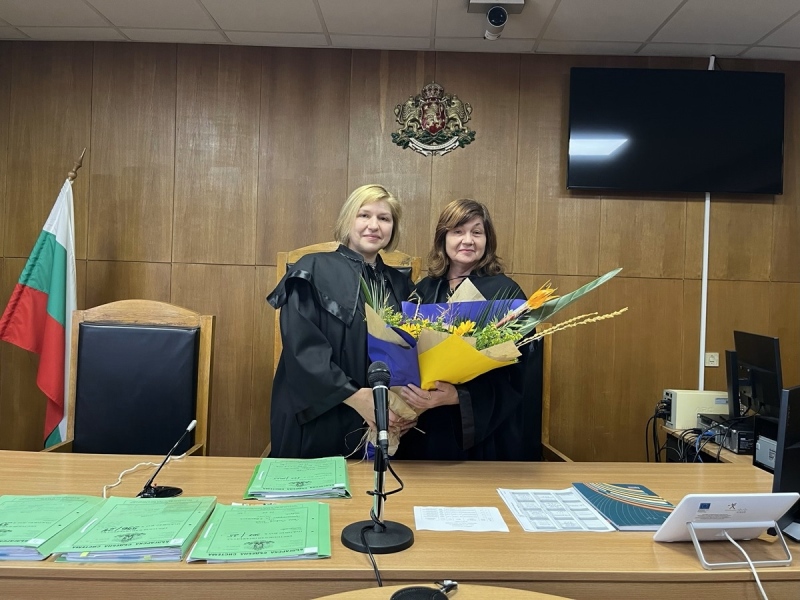 След 30 г. стаж! Окръжен съд Кюстендил изпрати в пенсия съдия Йоланда Цекова на рождения й ден