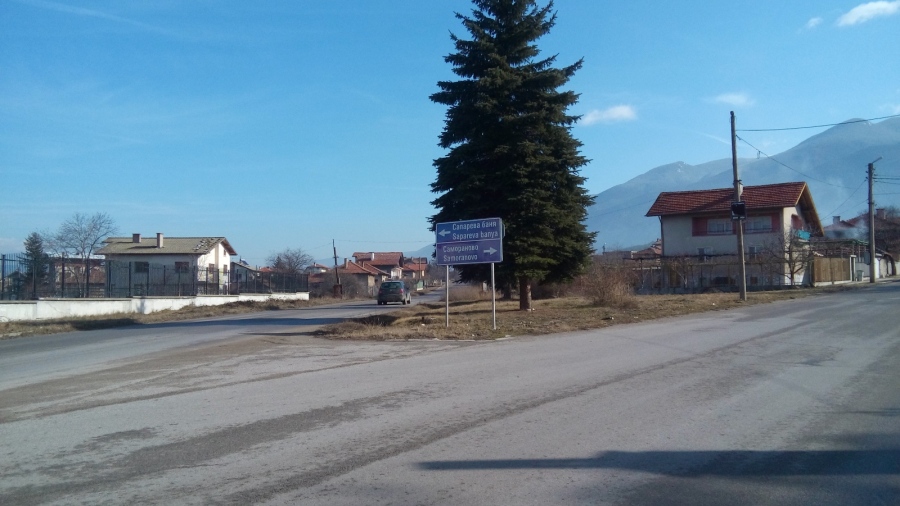 Шофьор, „летящ“ с над 100 км/ч, премаза куче в Самораново, очевидецът Ася Митова: АПИ, спите ли?