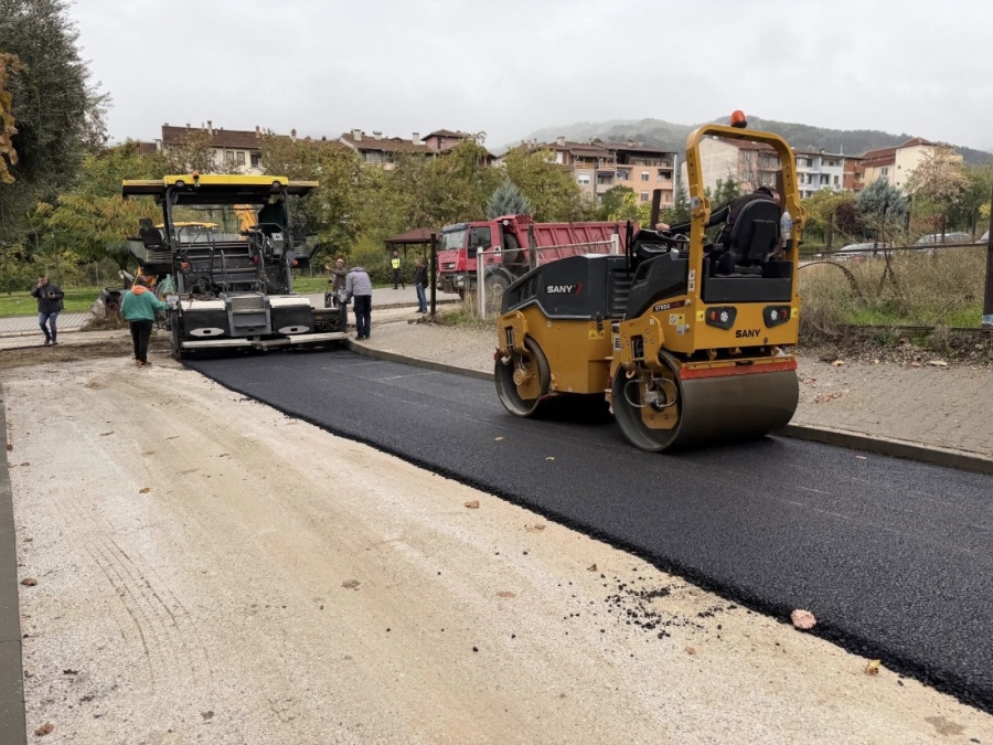 Благоустрояването в Петрич продължава с нови настилки и водопроводи по ключови улици
