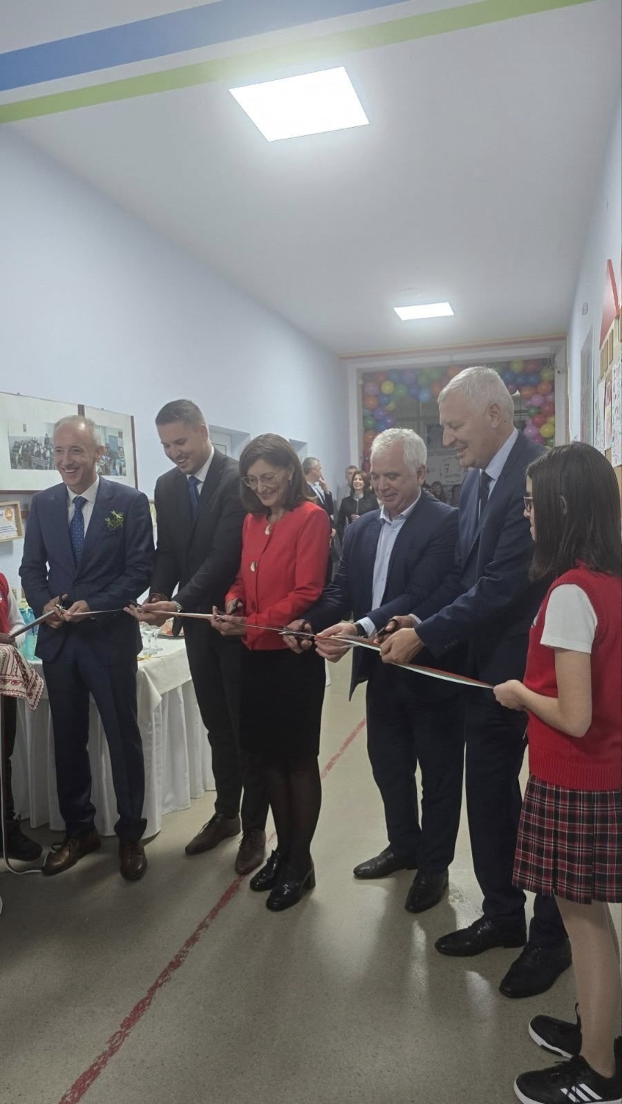 Министър Вълчев откри STEM център в Иновативно начално училище „Яне Сандански“ - Разлог