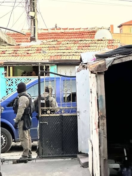 Иззеха канабис, хашиш и вейп от къща в пернишкото село Студена