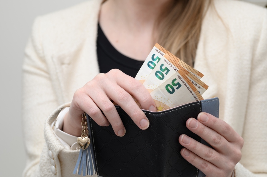 България остава на последно място в ЕС по средна годишна заплата