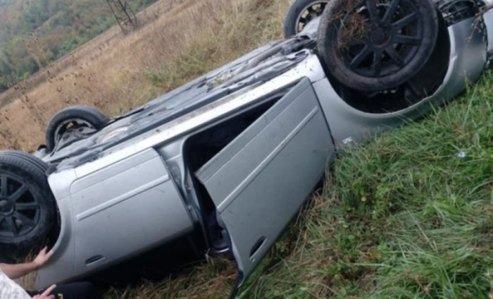 16-годишен без книжка се заби в скат на пътя Корница-Лъчница, с фрактури е друго дете в колата