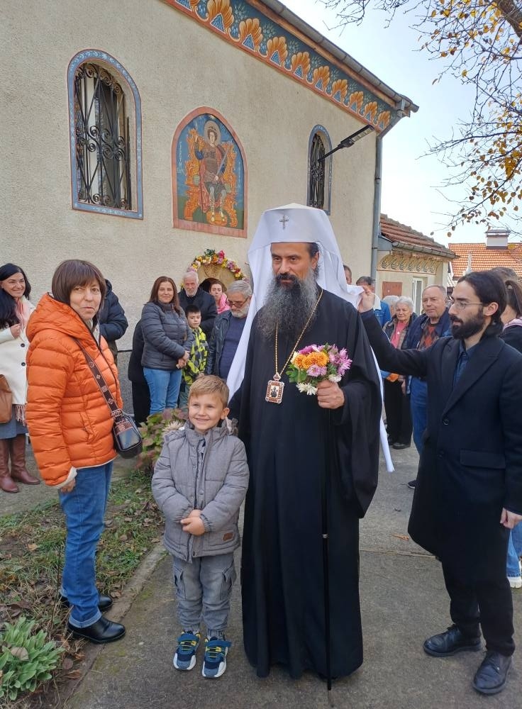 Патриарх Даниил освети новия духовно-просветен център в Самораново и призова: Учете се на молитва