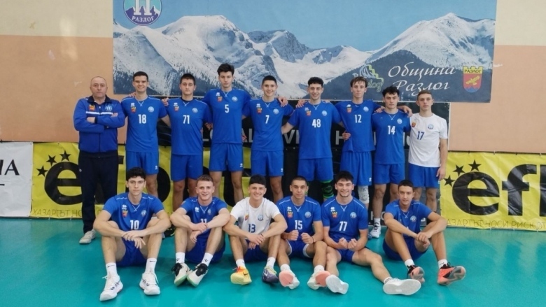 Юношите на волейболен клуб „Пирин“ оглавиха групата като есенни първенци