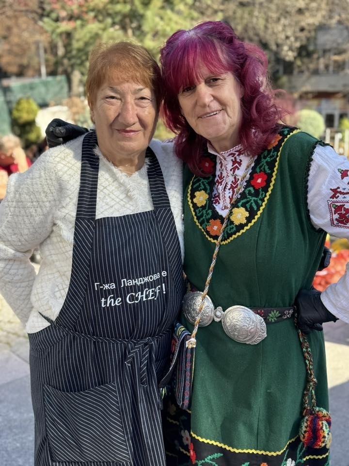 Разложката баба Дешка омая Празника на картофа с вкусни гозби