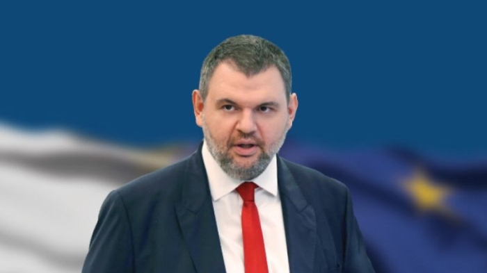 Пеевски призова да се закрие правителственият Авиоотряд