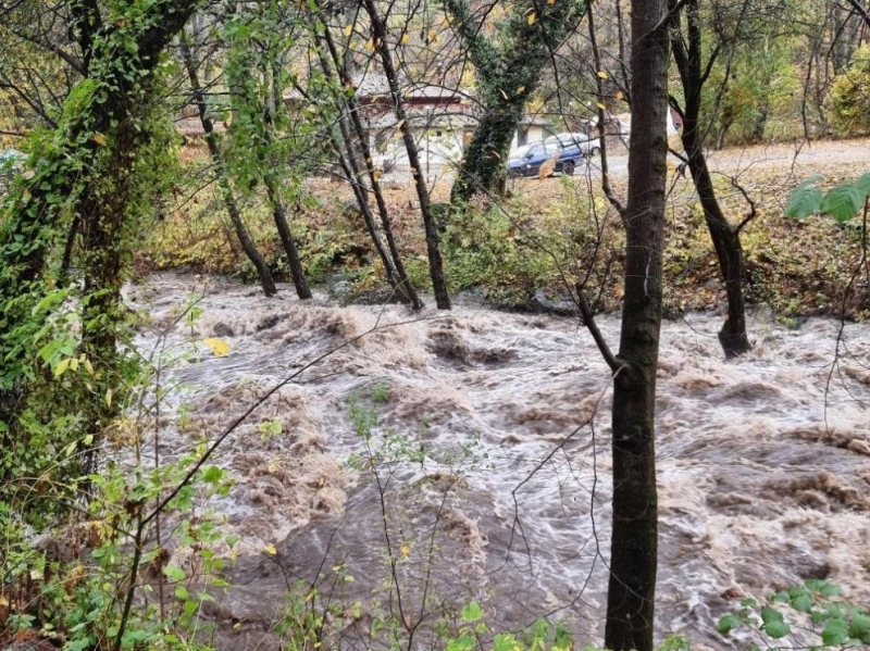Река Язо излезе от коритото си в Разлог