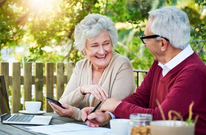 Пенсиите в Гърция скачат с 250 евро, в България увеличение ще има през юли 2026 г.