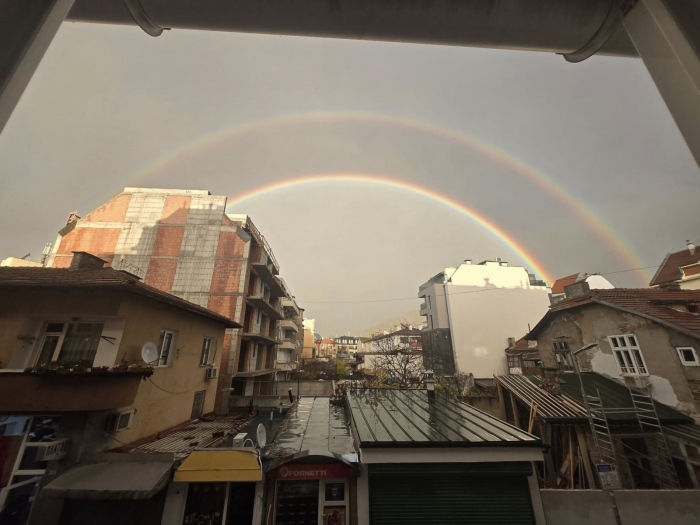 Природен спектакъл над Благоевград и Дупница: аркус облак, двойна дъга и снежна буря!