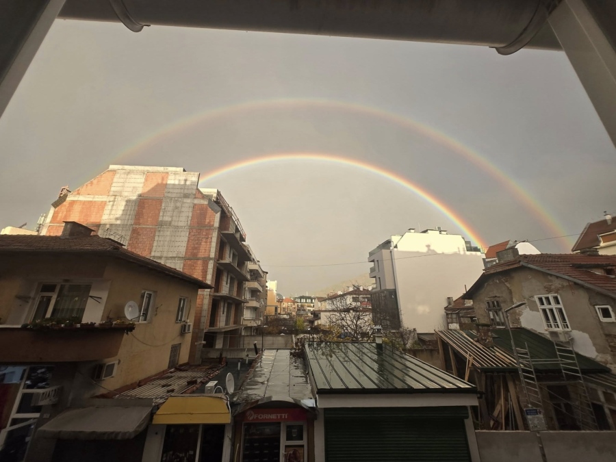 Природен спектакъл над Благоевград и Дупница: аркус облак, двойна дъга и снежна буря!