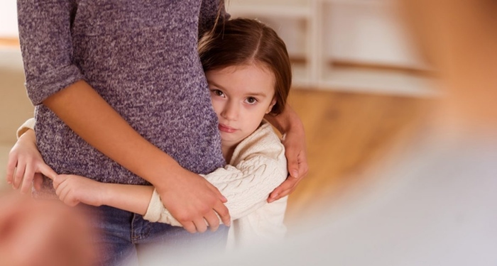 Задържаха мъж от Дупница,  нападнал с юмруци приятелката си и нейната дъщеря