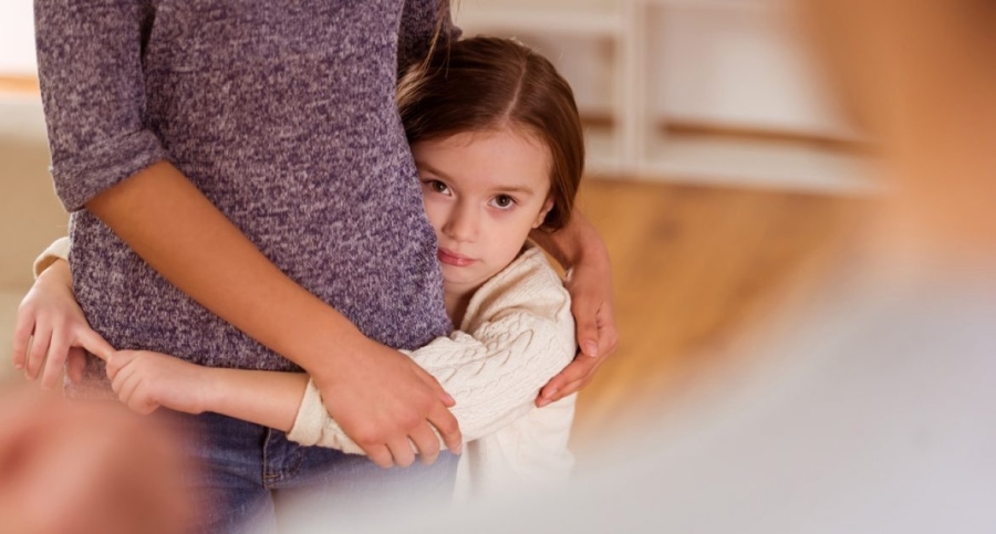 Задържаха мъж от Дупница, нападнал с юмруци приятелката си и нейната дъщеря