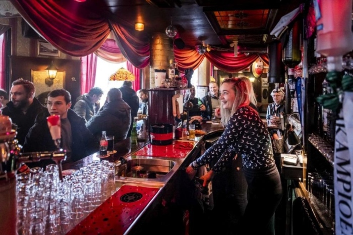 Акция в Самоков: Изведоха 11 непълнолетни  от нощни заведения