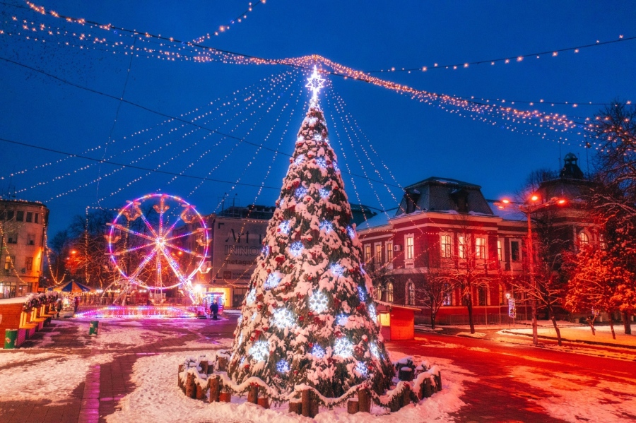 Празничен дух! Кюстендил търси най-красивата коледна украса