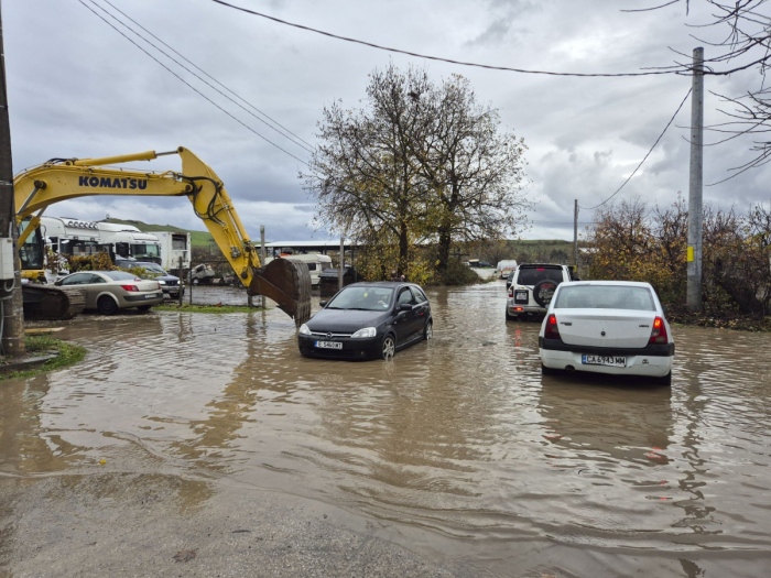 Потопът връхлетя: Четири общини в Пиринско обявиха бедствено положение
