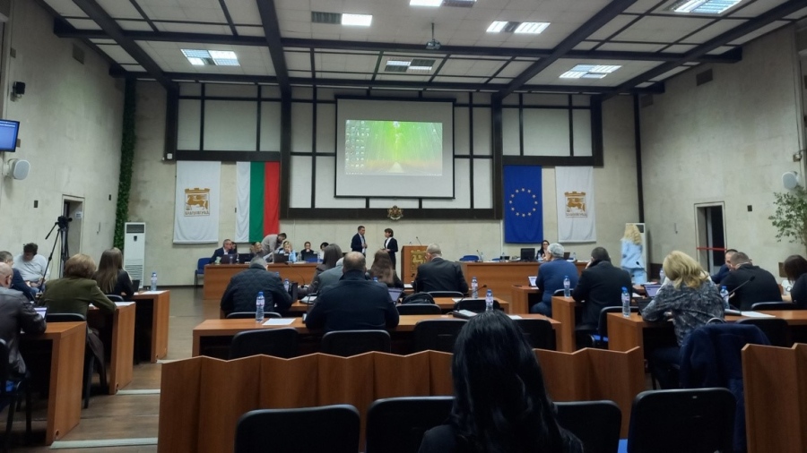 Общинският съвет в Благоевград реши: По-високи цени на такситата от догодина