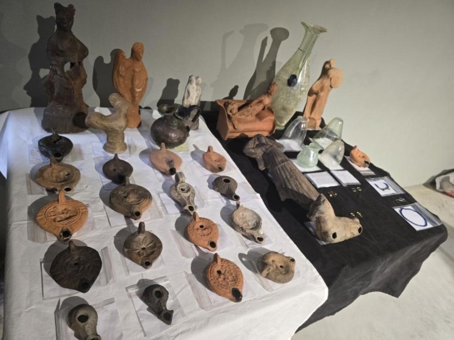 Над 1500 артефакта са открити при разкопките в античния град Хераклея Синтика